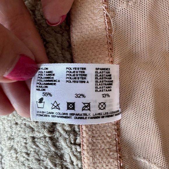 Glamorise MagicLift Racerback Nude Bra - Picture 5 of 6